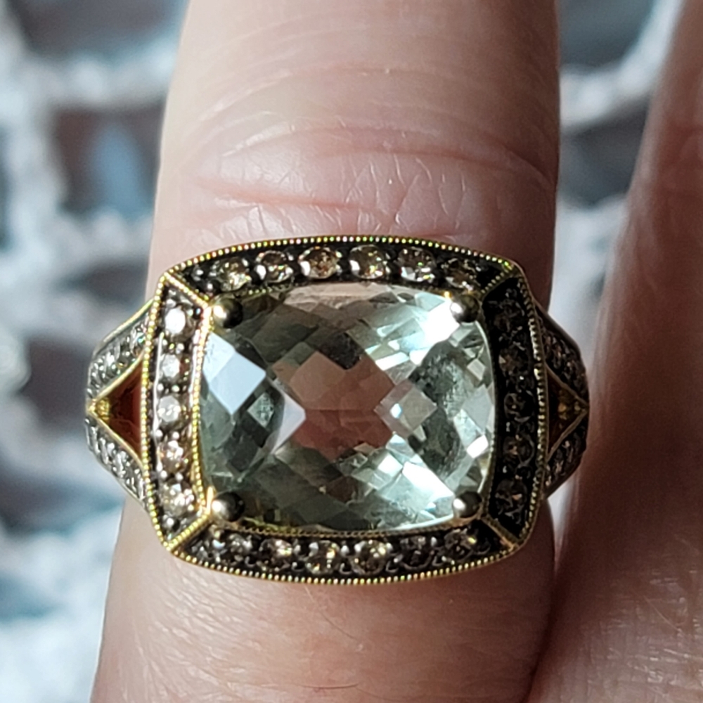 Rare vintage LeVian mint julep chocolate and vanilla diamond 14k Honey gold ring